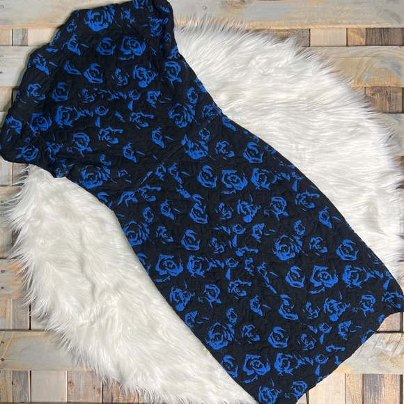 Like New [Betsey Johnson] Black & Blue Quilted Cap Sleeve Midi Dress | 6 · Small - Picture 3 of 12
